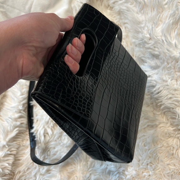 🤍 NEW Gianni Bini Crossbody Bag Black Textured - Picture 9 of 9